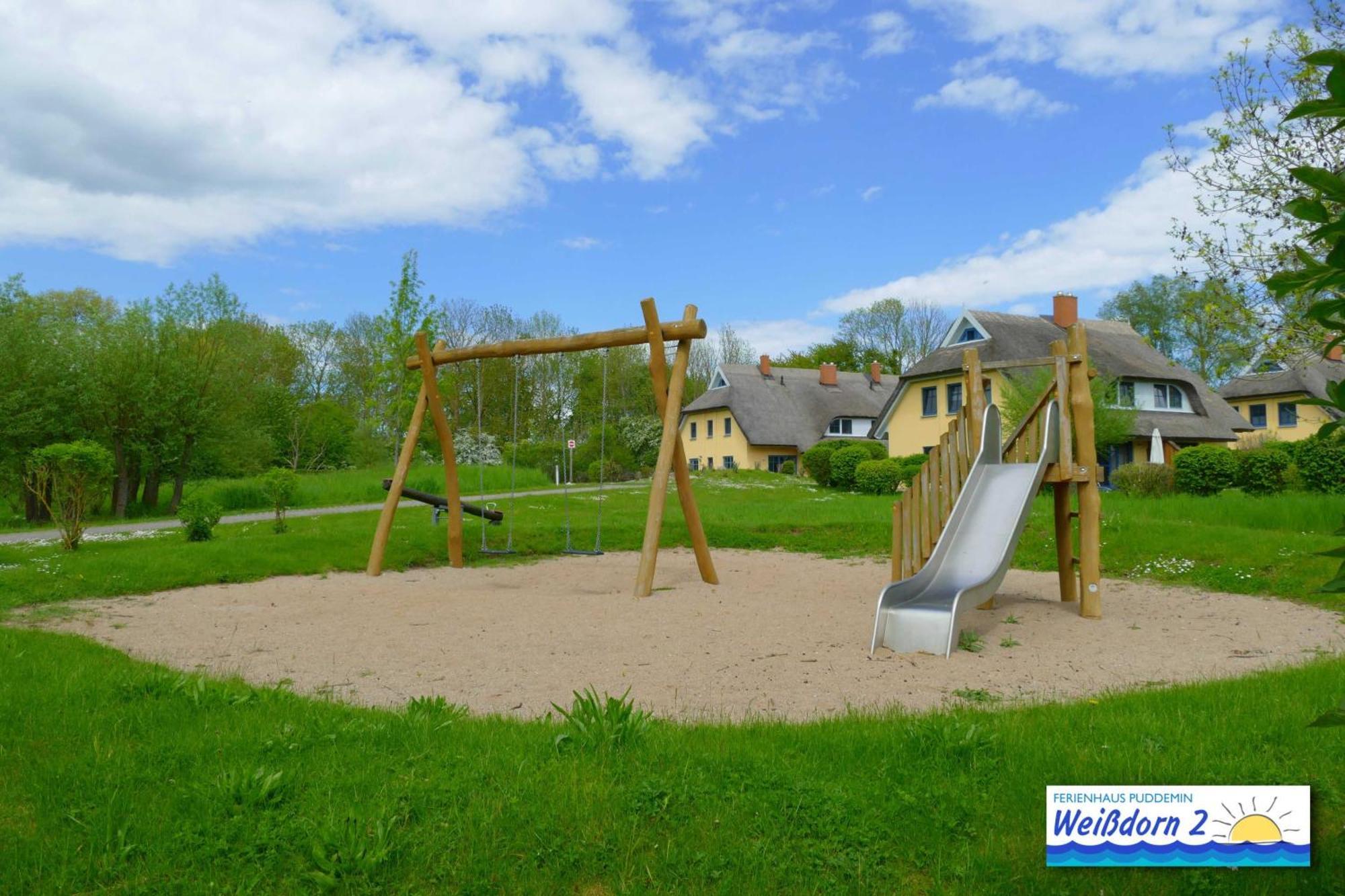 Familienfreundliches Reetdachhaus Weissdorn 2 Puddemin Exterior foto